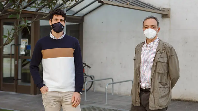 El investigador predoctoral Daniel García de Vicuña Bilbao y el catedrático de Estadística e Investigación Operativa de la Universidad Pública de Navarra Fermín Mallor Giménez. UPNA