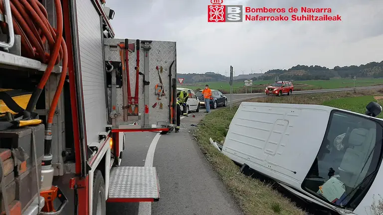 Accidente de tráfico ocurrido este lunes en la NA-6830, en Tudela. CEDIDA