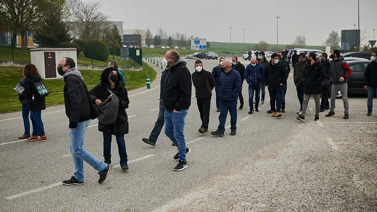 El comité de empresa de MTorres ofrece una rueda de prensa sobre la negociación del ERE. PABLO LASAOSA