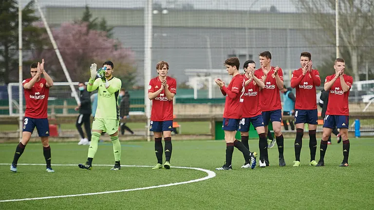 Osasuna Promesas se enfrenta al SD Logroñés en las instalaciones de Tajonar. PABLO LASAOSA