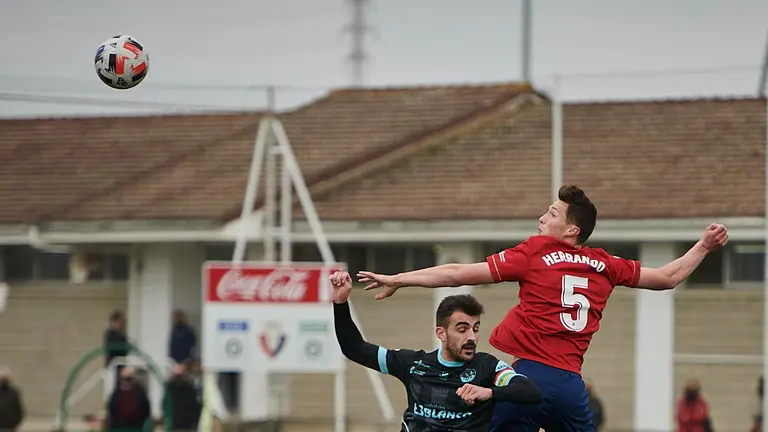Osasuna Promesas se enfrenta al SD Logroñés en las instalaciones de Tajonar. PABLO LASAOSA