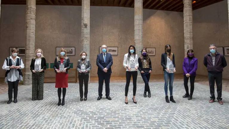 Homenaje de Pamplona a cinco mujeres (Cristina Cadenas Sánchez, Isabel Rubio Rodríguez, Maitane Melero Lacasia, María Paz Benito Osés y  Maite Quintana Saldise) por su contribución a la igualdad. CEDIDA