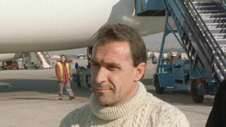 Pedro José Leguina, 'Txiki', imagen de su extradición de Francia a España en 2001. EFE