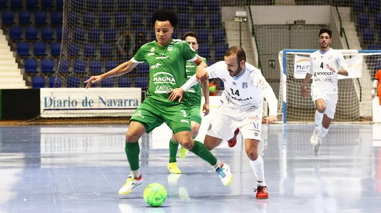 Partido entre Osasuna Xota y UMA Antequera en el pabellón Anaitasuna. @CDXOTA.