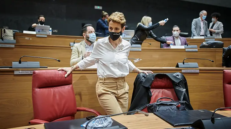 María Chivite, presidenta del Gobierno de Navarra, en el Parlamento. PABLO LASAOSA