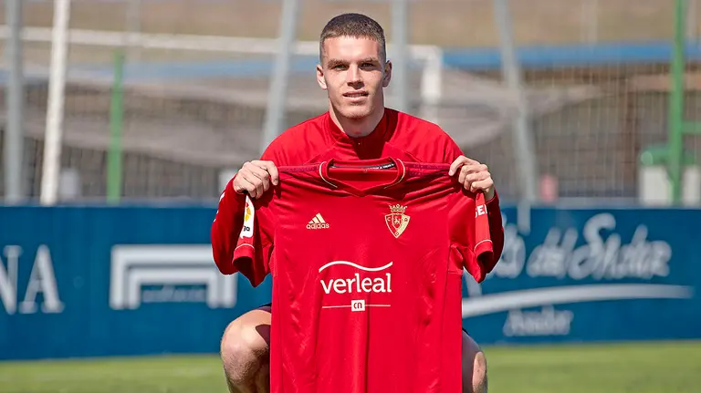 Diego Moreno ha renovado hasta el año 2023 con el club rojillo. CA Osasuna.