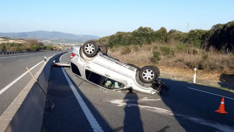 Imagen del vehículo accidentado. POLICÍA FORAL