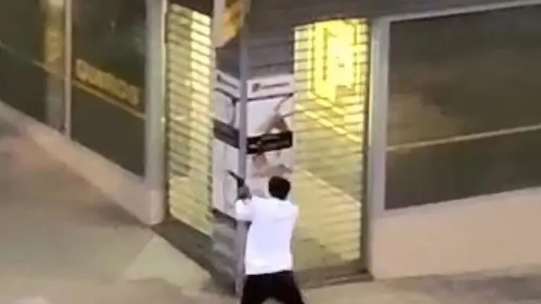 Tiroteo en Ciudad Lineal, Madrid, entre bandas latinas.