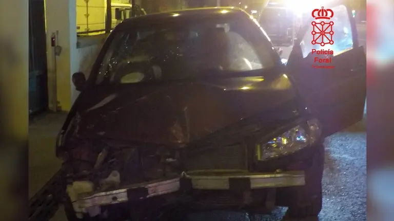 Imagen del coche en Orcoyen. POLICÍA FORAL