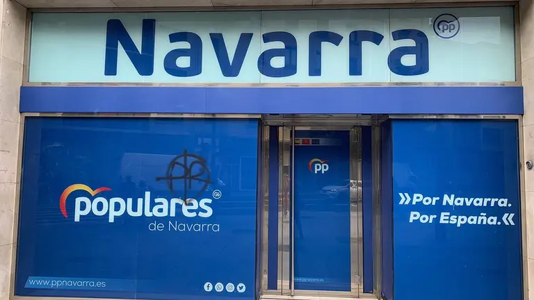 09/04/2021 Pintada en la fachada de la sede del Partido Popular en Pamplona
ESPAÑA EUROPA POLÍTICA NAVARRA
@ABELTRAN_ANA
