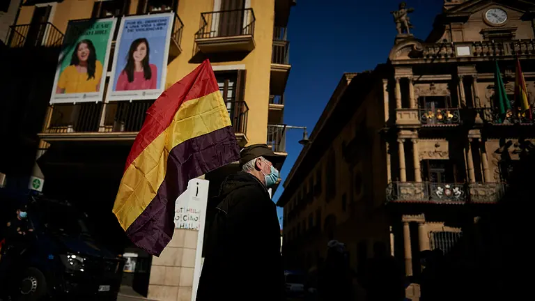 La Junta Republicana de Izquierdas de Navarra celebra un acto con motivo del aniversario de la proclamación de la II República. PABLO LASAOSA