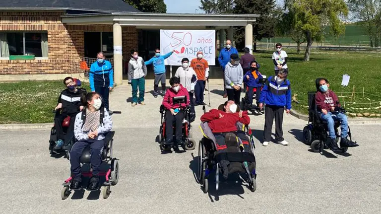 El centro Ramoìn y Cajal celebrando los 50 de Aspace. ASPACE NAVARRA