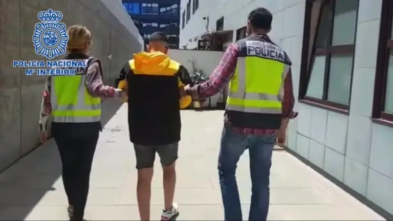 17/04/2021 Joven detenida por delito de lesiones tras intentar clavar un cuchillo a una conocida
SOCIEDAD ESPAÑA EUROPA ISLAS CANARIAS AUTONOMÍAS
POLICÍA NACIONAL
