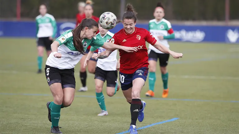 Partido entre Osasuna femenino y Racing de Santander en Tajonar. CA Osasuna.