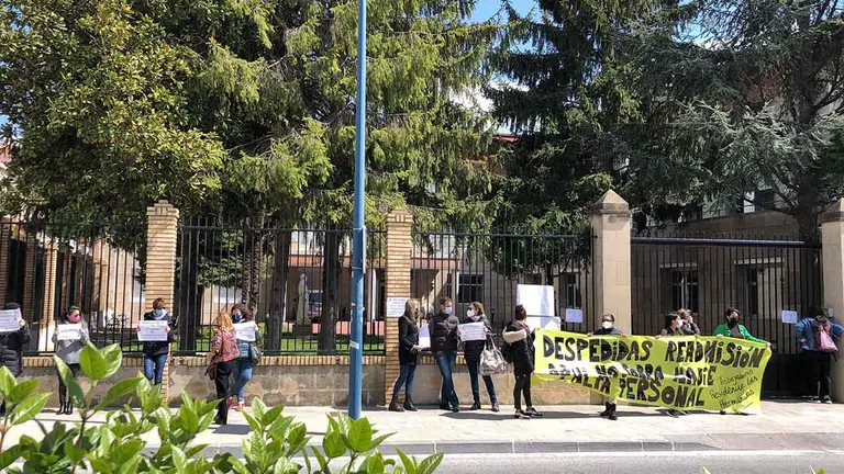 Concentración de las trabajadoras de la residencia Hermanitas de los ancianos desaparados de Tafalla. CEDIDA