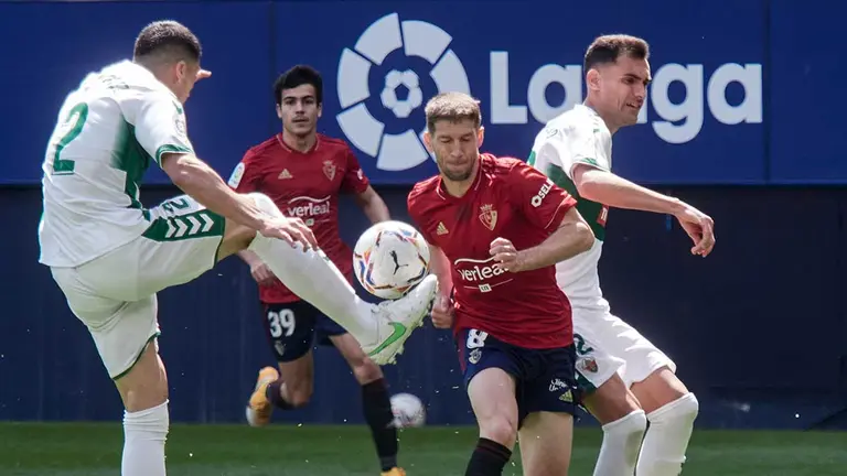 Partido entre Osasuna y Elche disputado este domingo en el estadio de El Sadar de Pamplona. AFP7 / Europa Press