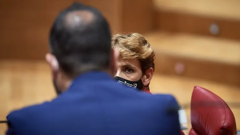 La presidenta del gobierno de Navarra, María Chivite, en el pleno del parlamento. MIGUEL OSÉS
