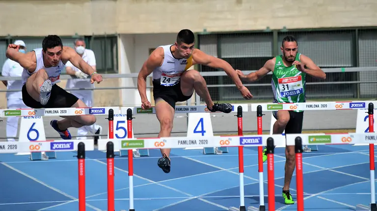 El navarro Asier Martínez, en el centro de la imagen. Cedida.