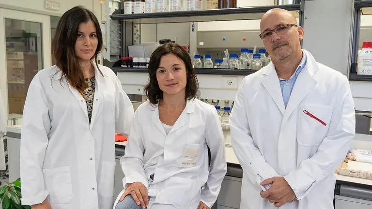 Ivette Amalfi, Irene Velilla y Rodolfo Rodriguez; equipo de Medibiofarma. SODENA