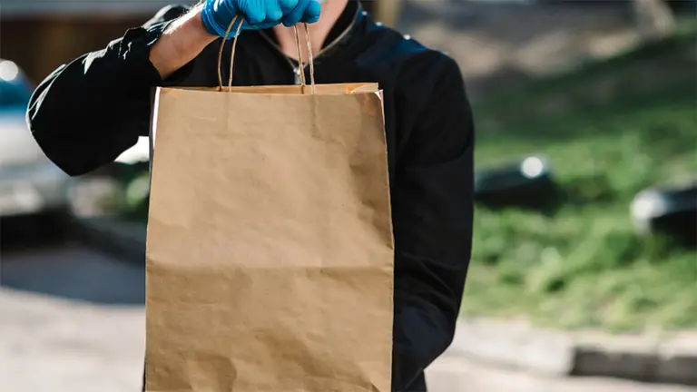 Un repartidor de comida a domicilio. ARCHIVO