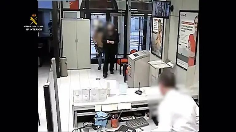La Guardia Civil detiene a dos personas por atracar tres bancos en Navarra y Zaragoza. GC