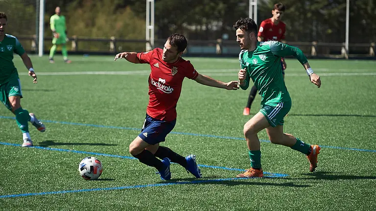 Osasuna Promesas se enfrenta al Arenas Getxo en Tajonar. PABLO LASAOSA