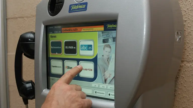 Cabina multimedia, en 2003. TELEFÓNICA