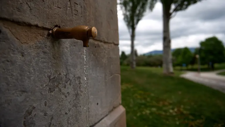 Fuente de la calle Fuente del Hierro en Pamplona. MIGUEL OSÉS