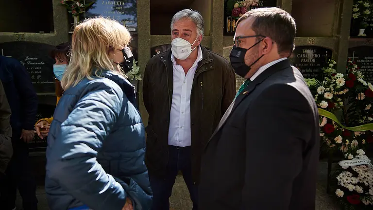 El Ayuntamiento de Pamplona celebra un responso en recuerdo del concejal de UPN Tomás Caballero el 23º aniversario de su asesinato por la banda terrorista ETA. PABLO LASAOSA