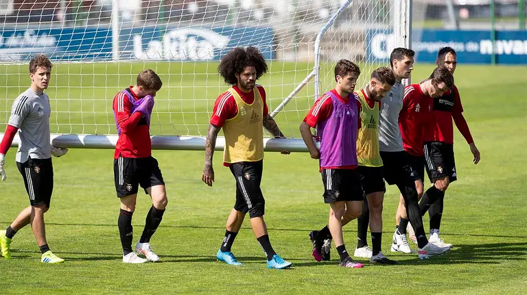 Entrenamiento del equipo 'rojillo' en las instalaciones de Tajonar. CA Osasuna.