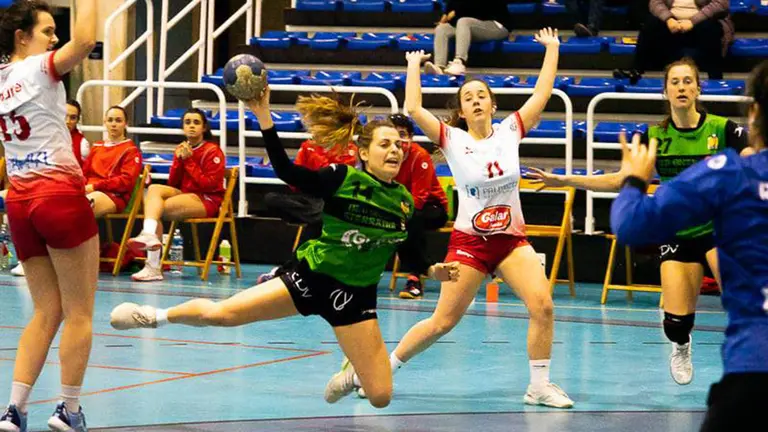 Partido del Beti Onak en el pabellón Hermanos Induráin de Villava. Facebook Beti Onak.