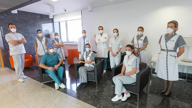 Una representación de profesionales de la Clínica Universidad de Navarra reciben el premio - CLÍNICA UNIVERSIDAD DE NAVARRA