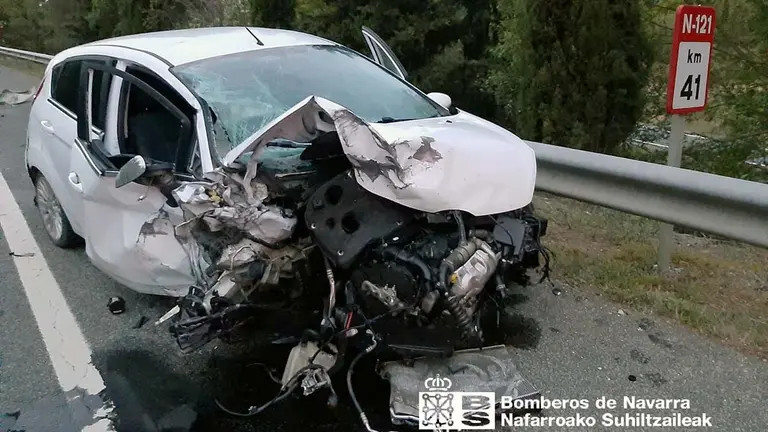 Vista del grave accidente ocurrido en el término municipal de Olite. BOMBEROS DE NAVARRA