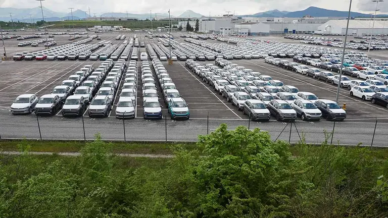 Vista de vehículos producidos en la fábrica de Volkswagen Navara - Eduardo Sanz  Europa Press - Archivo