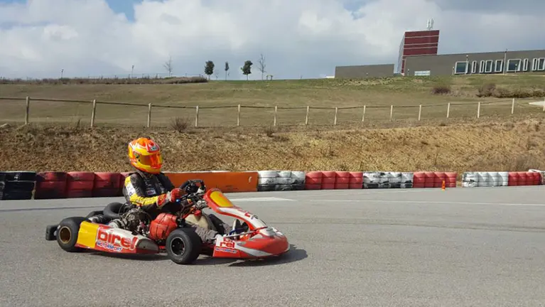 Un kart en la pista del Circuito de Los Arcos CIRCUITO DE NAVARRA