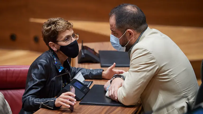 La presidenta del Gobierno de Navarra, Mar&iacute;a Chivite, durante el pleno del parlamento de Navarra. MIGUEL OS&Eacute;S
