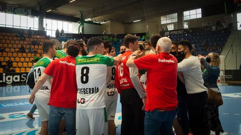 El Helvetia Anaitasuna se enfrenta al BM Logroño en Pamplona. MEGAN WALLS