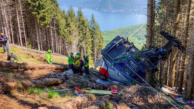 Imagen del teleférico accidentado en la región italiana de Piamonte.