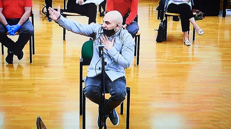 Juan Carlos Jimenez Jimenez (hijo) durante su declaración en el segundo día de juicio del caso Cáseda, donde fueron asesinadas tres personas por tiros de escopeta en septiembre de 2018. PABLO LASAOSA
