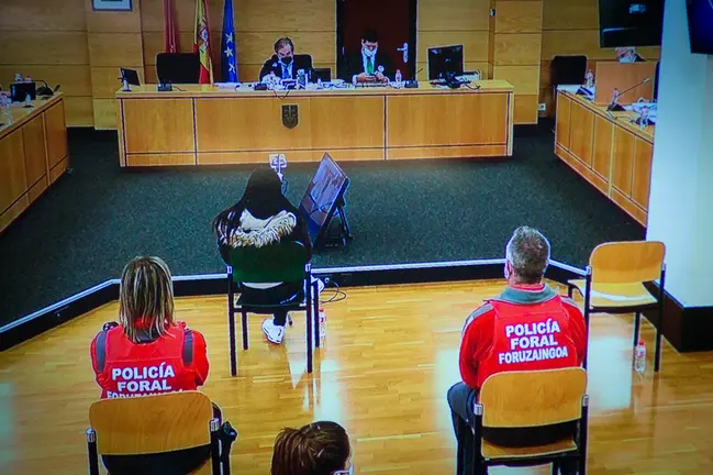 Amparo Jimenez Jimenez durante su declaración en el segundo día de juicio del caso Cáseda, donde fueron asesinadas tres personas por tiros de escopeta en septiembre de 2018. MEGAN WALLS