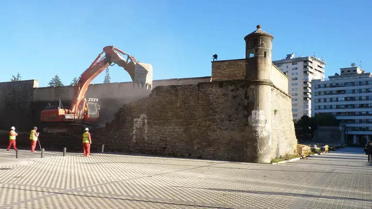 Derribo de la cárcel de Pamplona en octubre de 2012. Navarra.com
