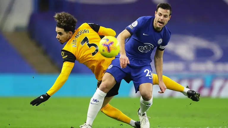 Cesar Azpilicueta con la camiseta azul del Chelsea ante el Wolverhampton Wanderers at Stamford Bridge. Photo: Richard Heathcote/PA Wire/dpa