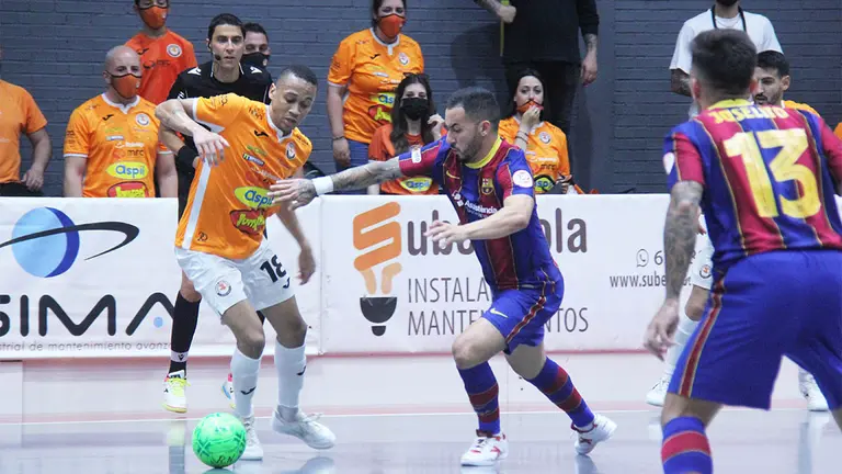 Partido de fútbol sala entre Ribera Navarra FS y FC Barcelona en Tudela. Cedida.