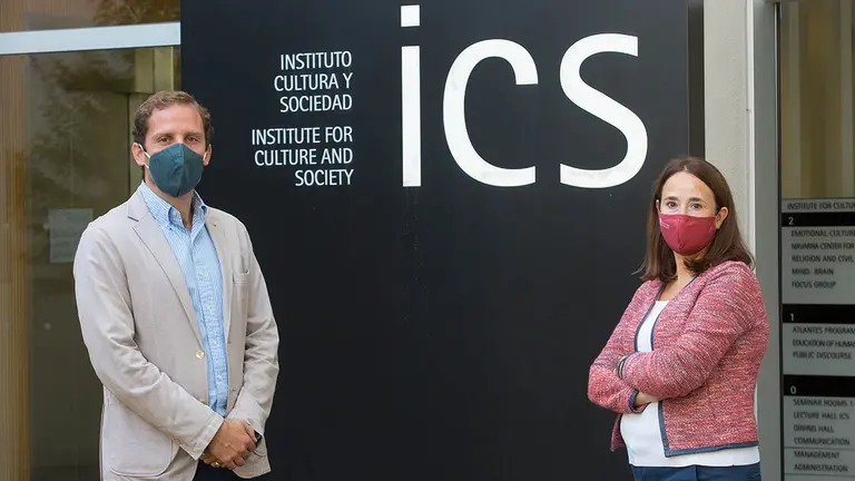 Javier García Manglano y Charo Sádaba, UNAV