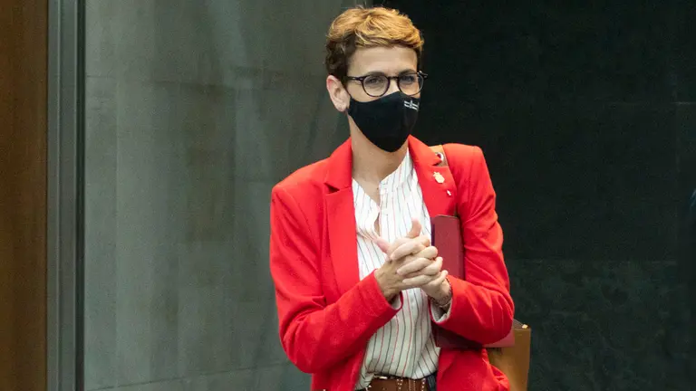 La presidenta del Gobierno de Navarra, María Chivite, en el Parlamento de Navarra. MEGAN WALLS