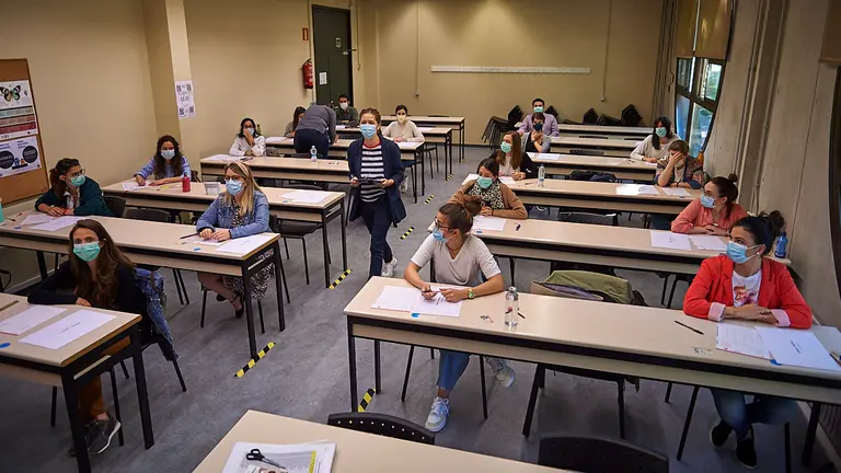 Pruebas de la fase de oposición para la provisión de 7 plazas de Médico Adjunto de Urgencias, y 34 de Pediatra (28 de EAP y 6 de Urgencias Extrahospitalarias, del Servicio Navarro de Salud). PABLO LASAOSA