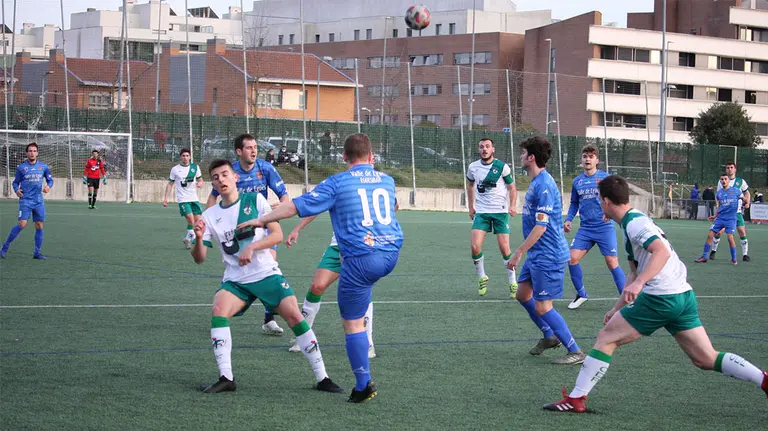 Partido entre el Valle de Egüés y el Pamplona en Sarriguren. Foto @AUPAEGUES.