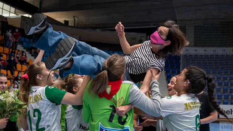 El Anaitasuna femenino se enfrenta al Usurbil en Pamplona, ascendiendo a la División de Honor plata. MEAGN WALLS