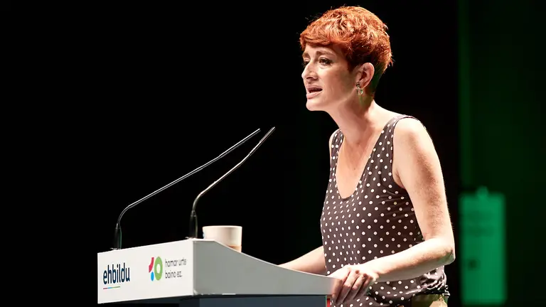 Acto de presentación de la nueva dirección de EH Bildu en Navarra. Intervienen el portavoz de la coalición en el Ayuntamiento de Pamplona, Joseba Asiron; la portavoz parlamentaria, Bakartxo Ruiz; y la nueva coordinadora de EH Bildu en Navarra, Miren Zabaleta. MIGUEL OSÉS