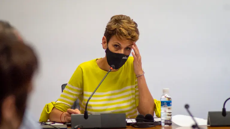 La presidenta del Gobierno de Navarra, María Chivite, informa sobre el 'acuerdo por el transporte ferroviario en Navarra' durante la comisión del Parlamento de Navarra. MEGAN WALLS